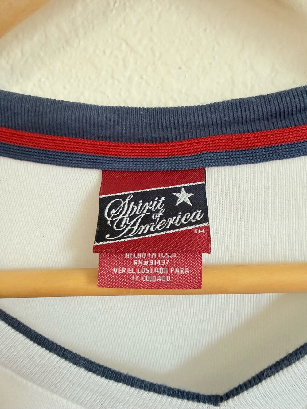 Vintage Spirit of America Embroidered Graphic V Neck Tee Shirt 90s Americana - Picture 7 of 10